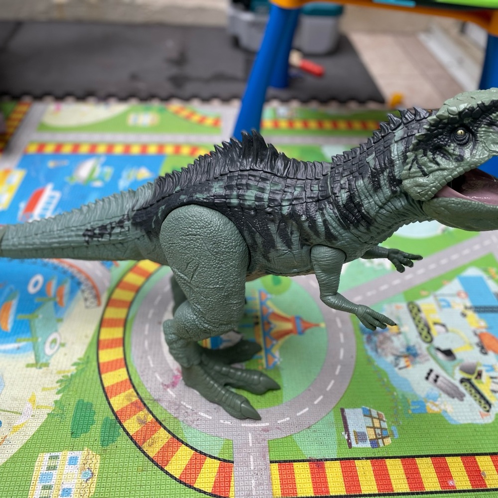 Large Dinosaurs - Picture 5 of 5